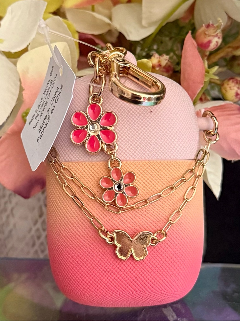 🆕🪷 BATH & BODY WORKS LIMITED EDITION FLOWER & BUTTERFLY CHARM POCKETBAC HOLDER. - Picture 2 of 5